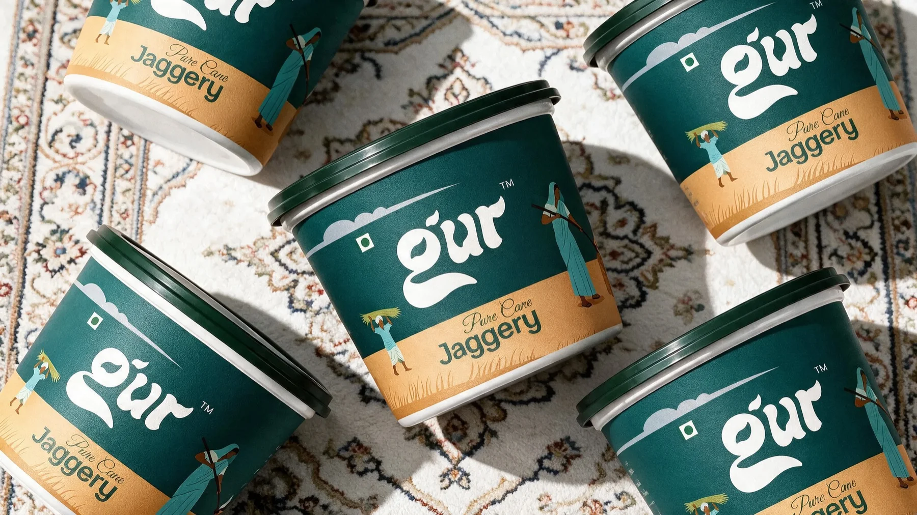 GUR tubs arranged on a patterned surface